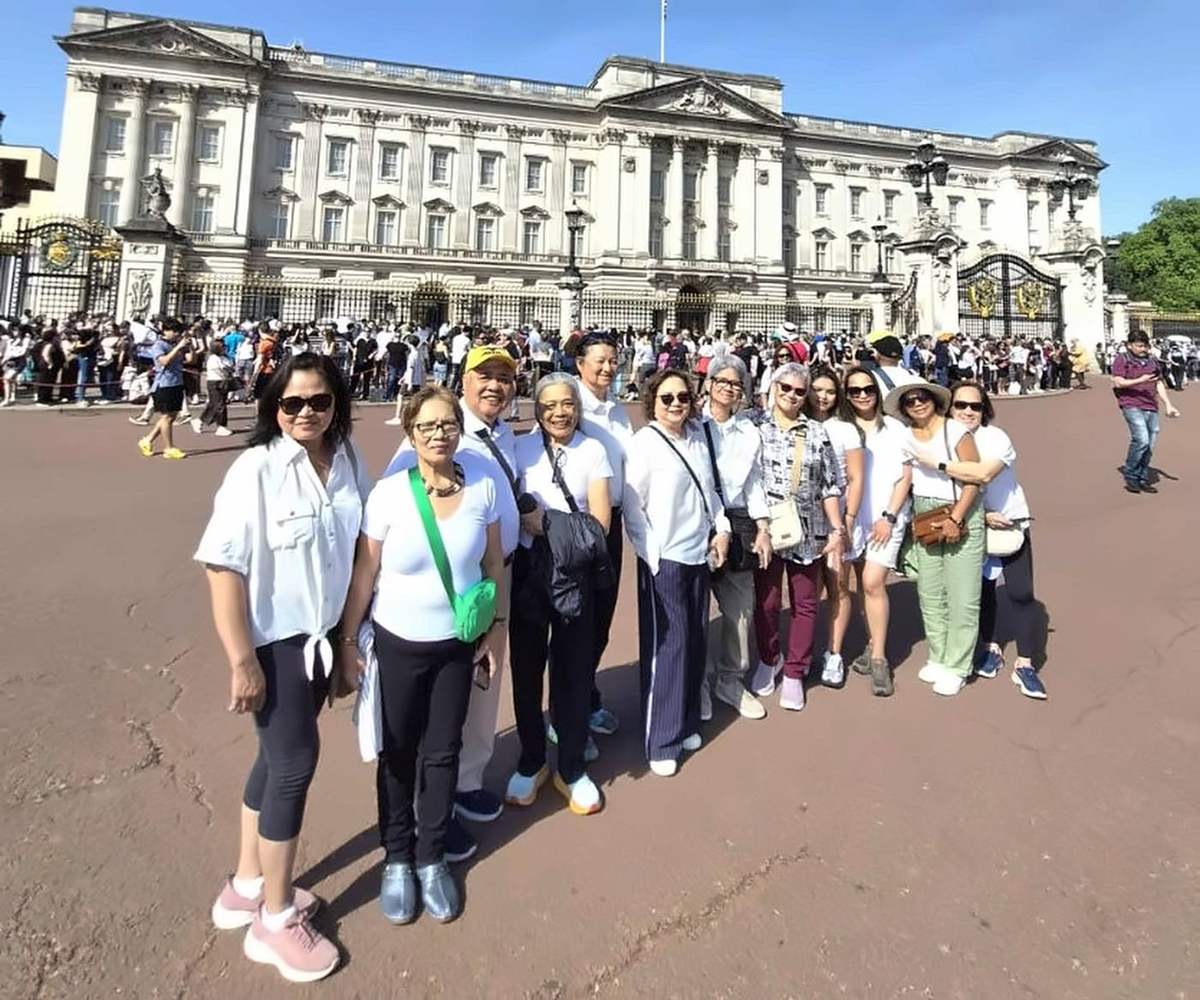 Buckingham Palace · London