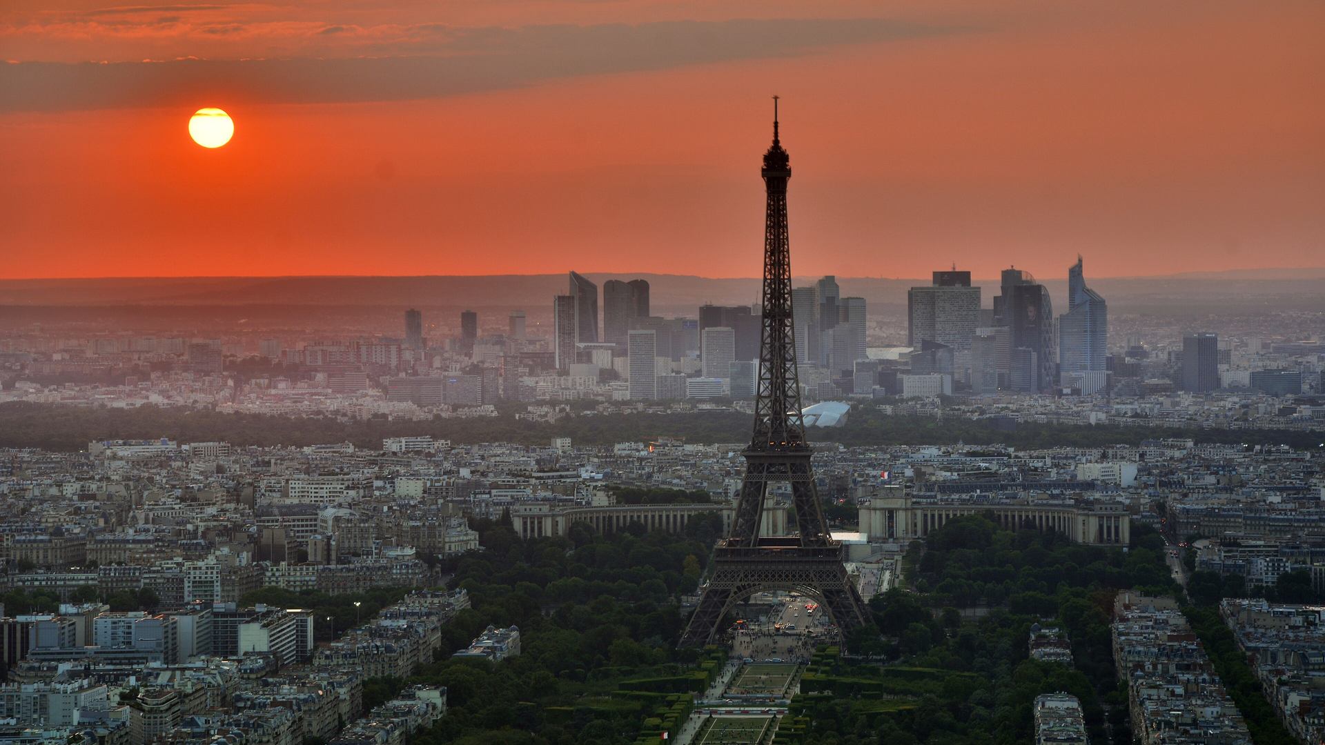 Eiffel Tower · Paris, Europe